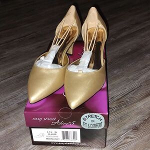 NEW Nordstrom’s Easy Street Alive 5 Gold Satin Heel Dress Shoes Sz 8.5W
